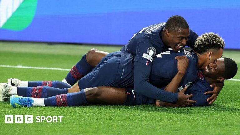 Paris St-Germain vs Bayern Munich: A record-breaking semi-final – the antidote to modern football? Paris St-Germain celebrate